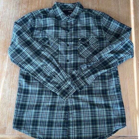 Hurley Other - Hurley Nike drifit flannel. Size M